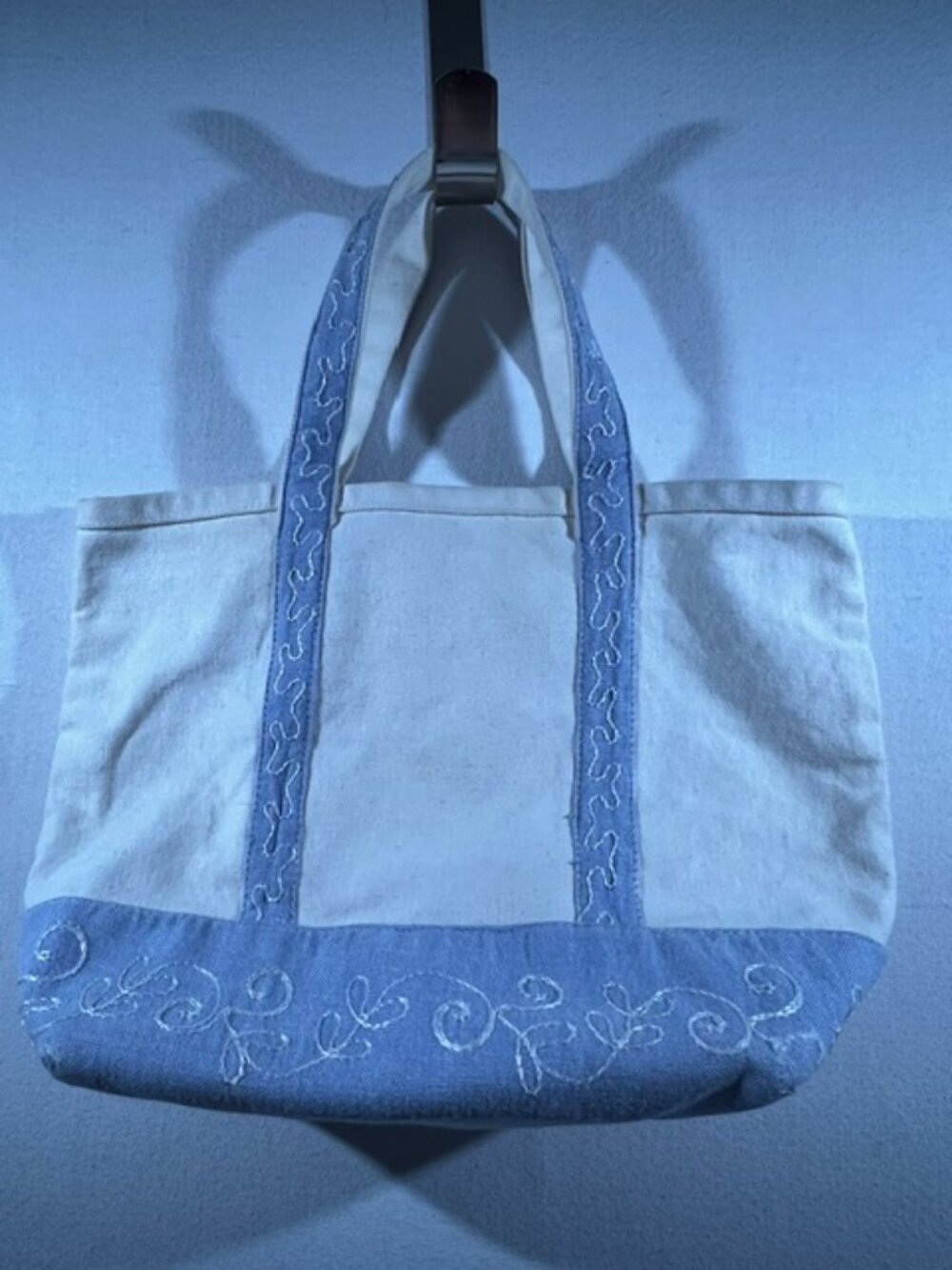 Vintage-Style Embroidered Canvas Boat Tote Bag with Light‎ Blue Trim